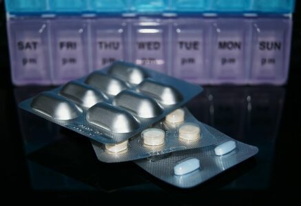 side effects of gabapentin versus pregabalin